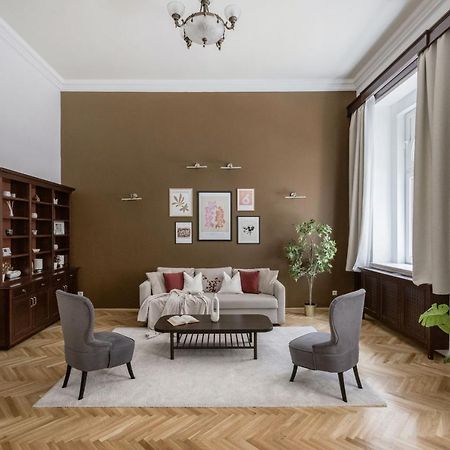 Luxe, Historic Home Near Downtown Landmarks 19Th Century Budapest Eksteriør bilde