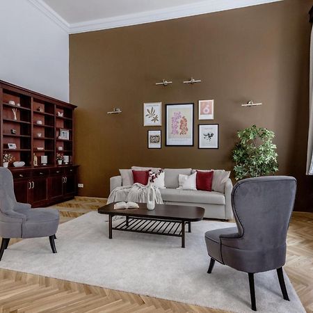 Luxe, Historic Home Near Downtown Landmarks 19Th Century Budapest Eksteriør bilde