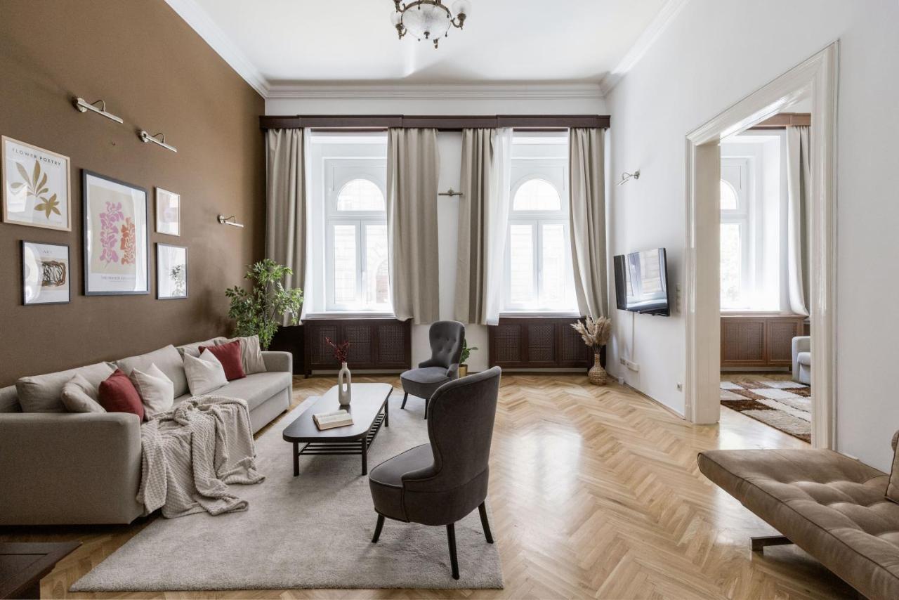 Luxe, Historic Home Near Downtown Landmarks 19Th Century Budapest Eksteriør bilde