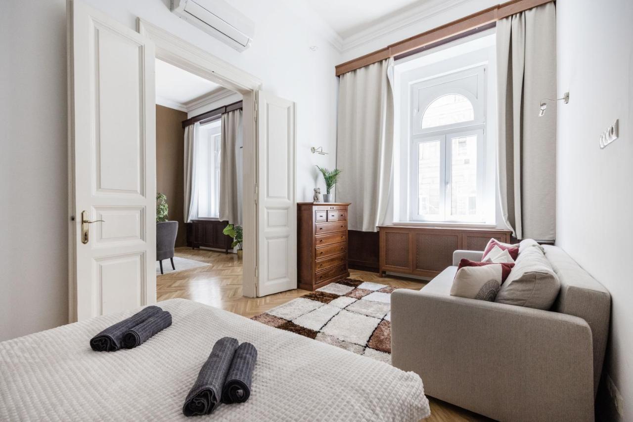 Luxe, Historic Home Near Downtown Landmarks 19Th Century Budapest Eksteriør bilde