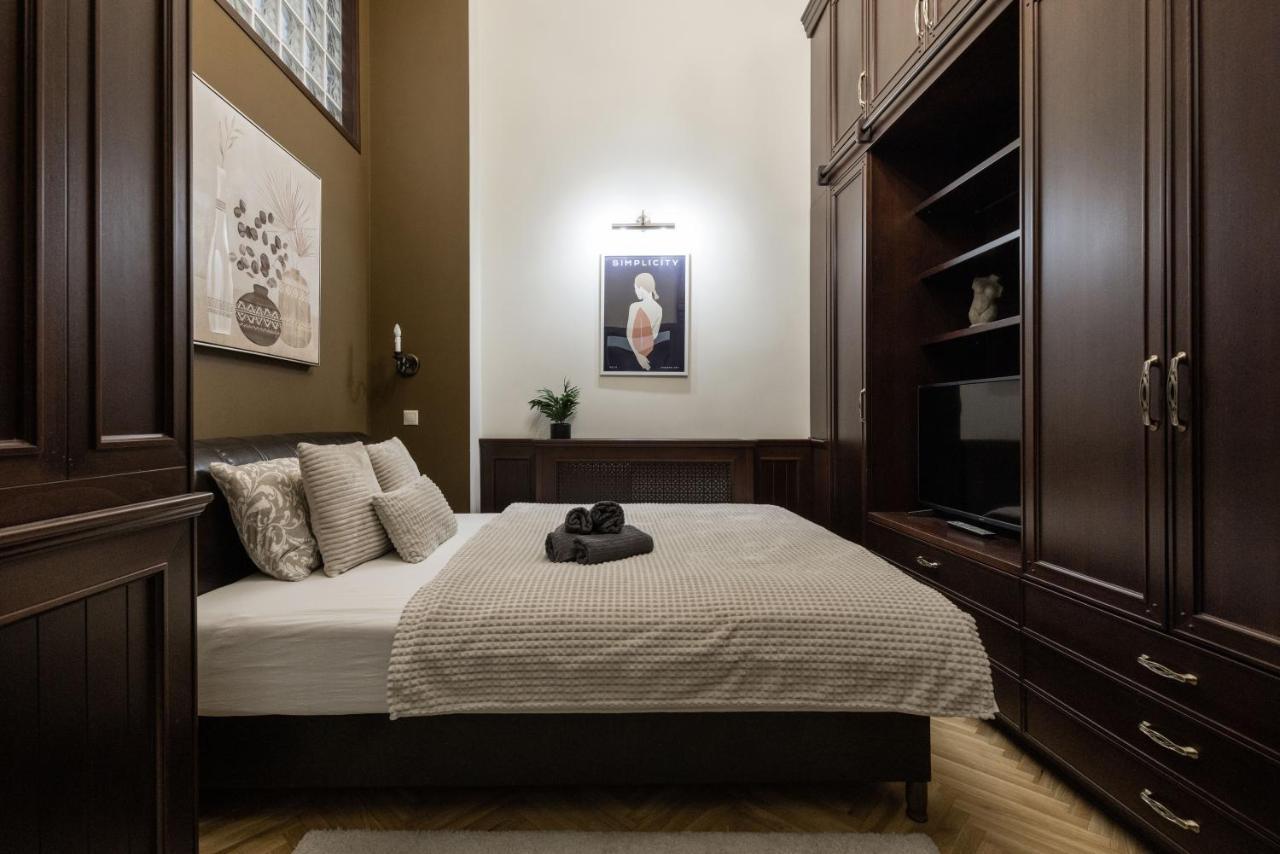 Luxe, Historic Home Near Downtown Landmarks 19Th Century Budapest Eksteriør bilde