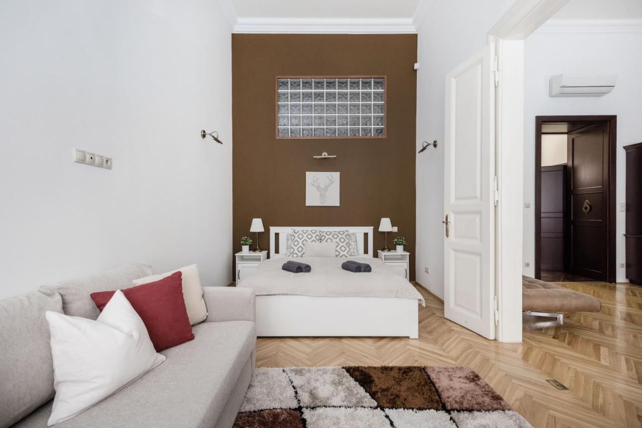 Luxe, Historic Home Near Downtown Landmarks 19Th Century Budapest Eksteriør bilde